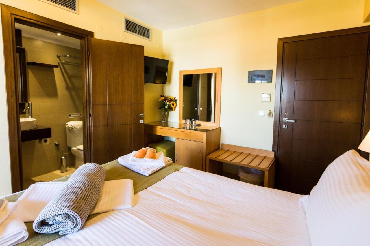 Helianthus Guesthouse Amoliani Bagian luar foto