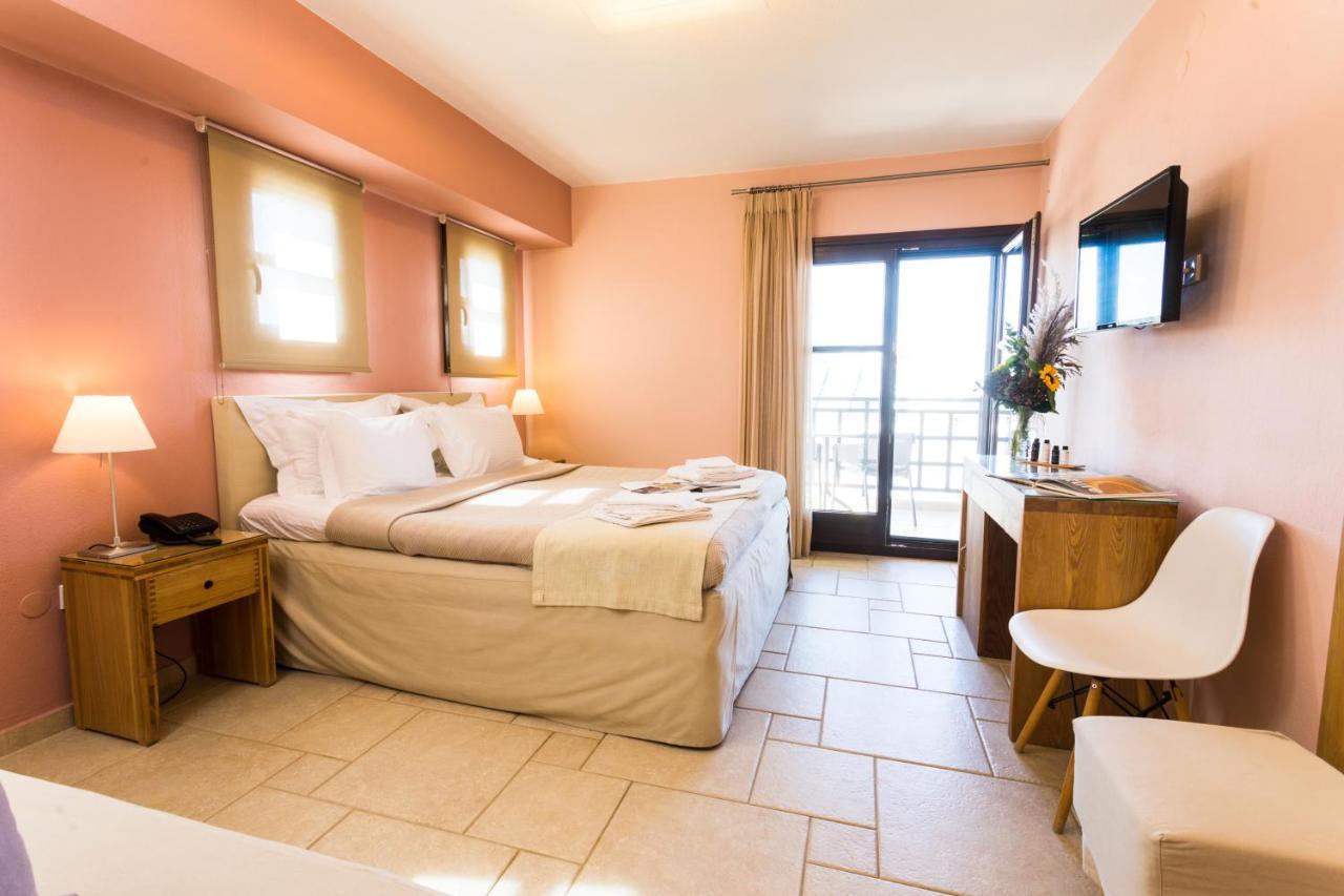 Helianthus Guesthouse Amoliani Bagian luar foto