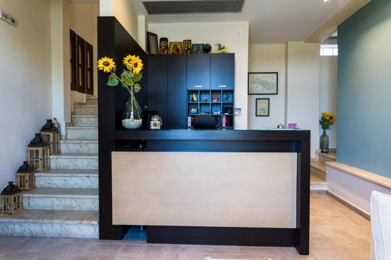 Helianthus Guesthouse Amoliani Bagian luar foto