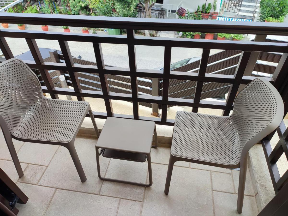 Helianthus Guesthouse Amoliani Bagian luar foto