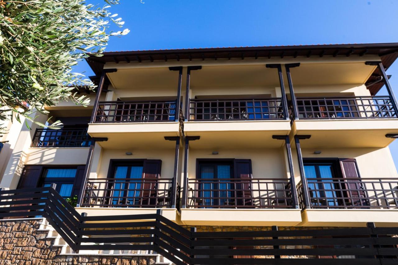 Helianthus Guesthouse Amoliani Bagian luar foto