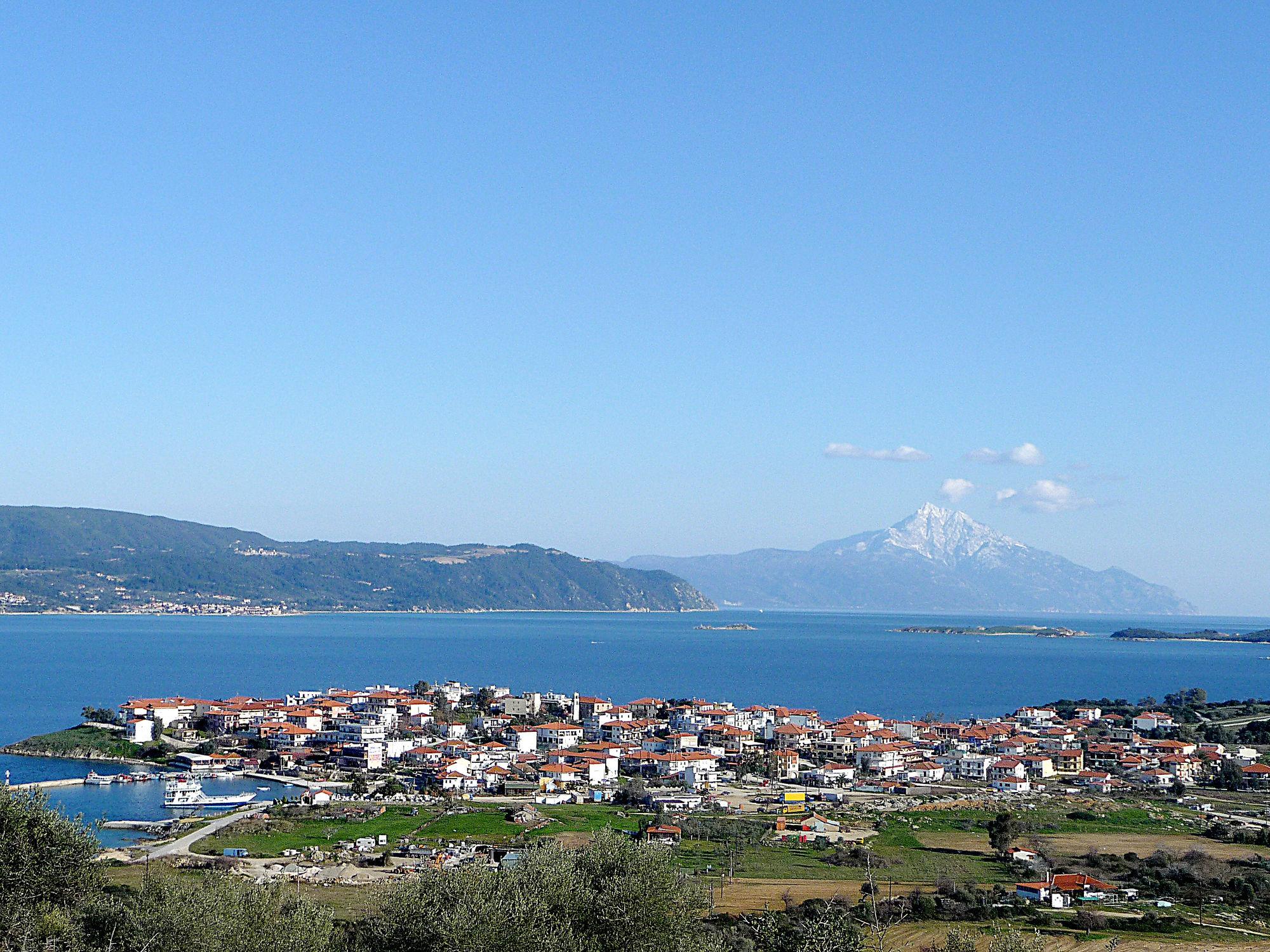 Helianthus Guesthouse Amoliani Bagian luar foto