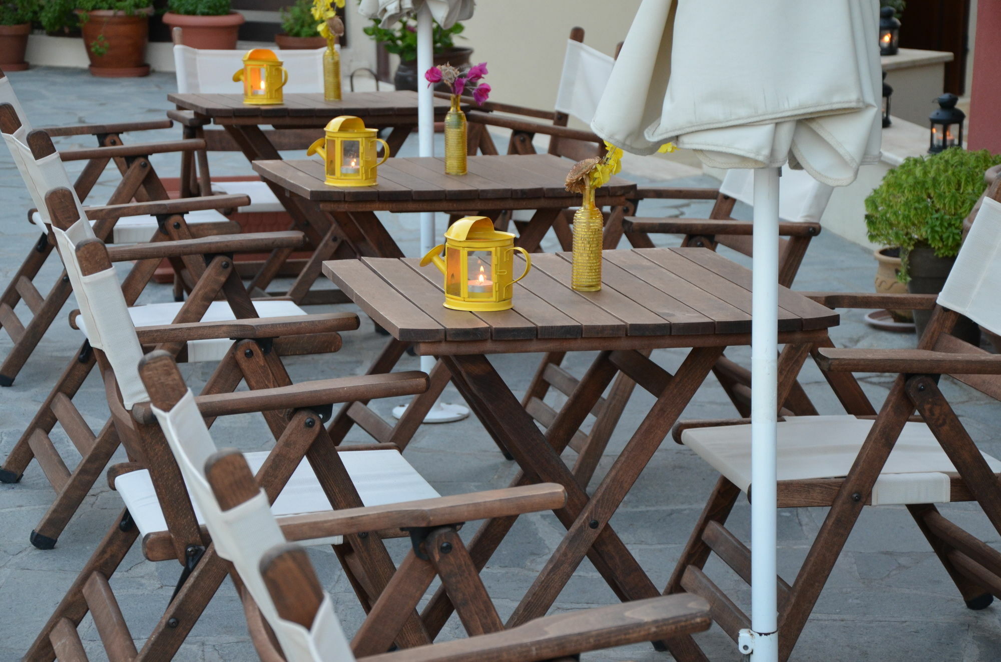Helianthus Guesthouse Amoliani Bagian luar foto